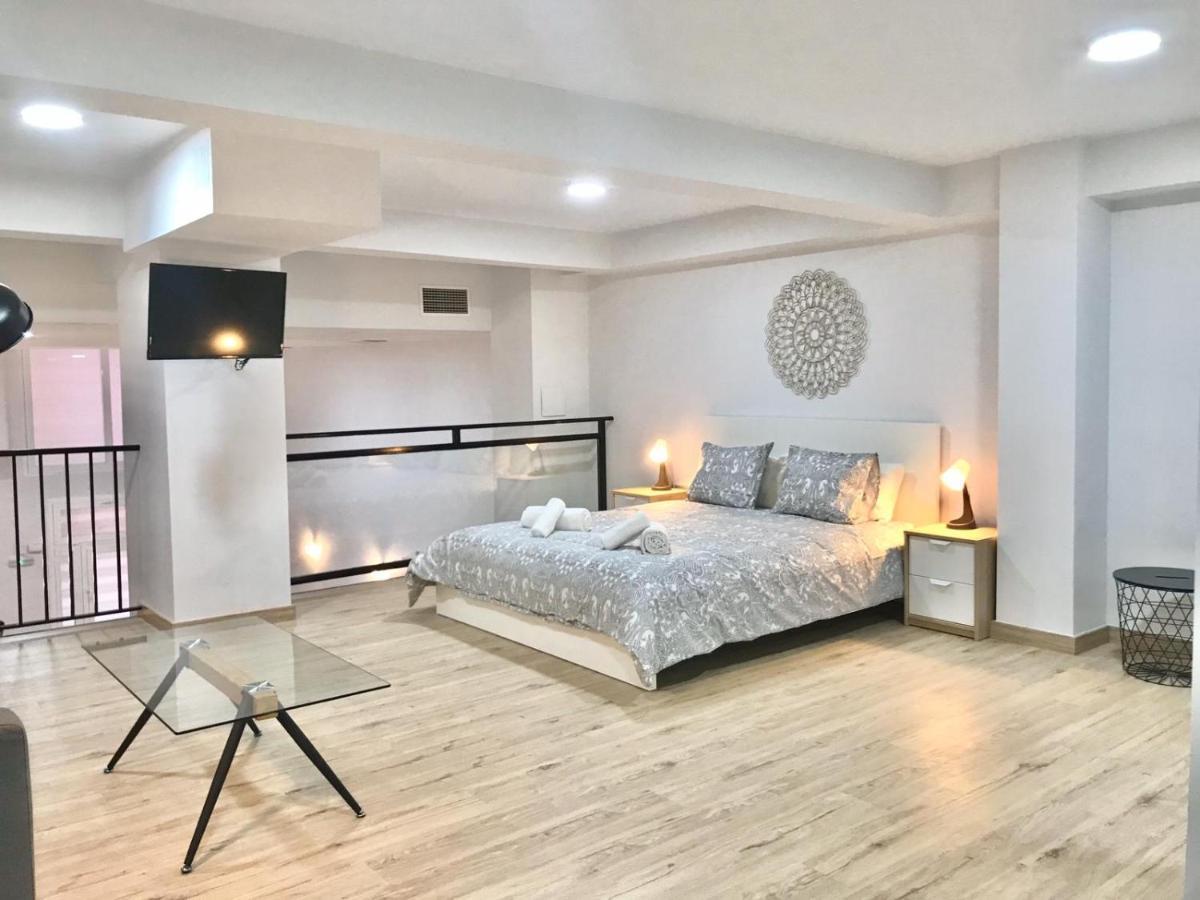 Modern & Spacious Apartment In Plaza De La Merced Málaga Exterior foto